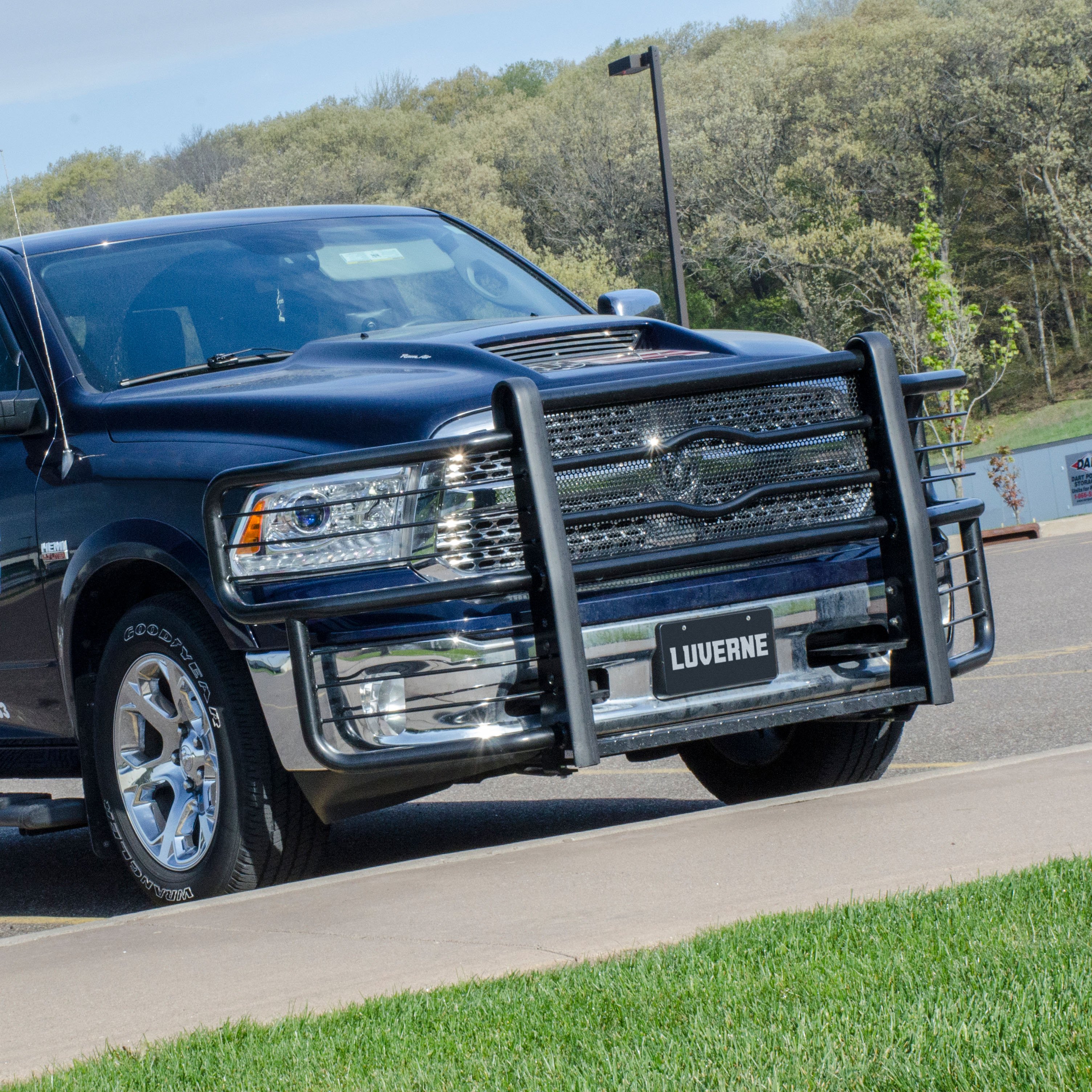 LUVERNE 320933-320930 - Prowler Max, Smooth Black Powder Coat