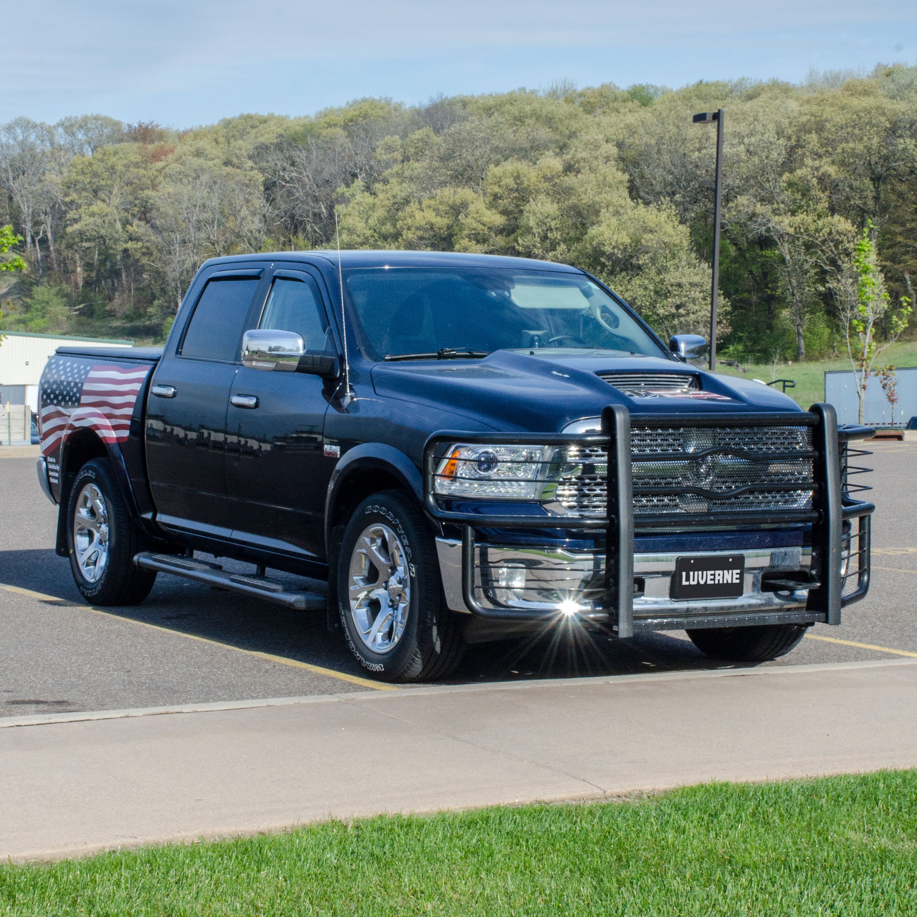 LUVERNE 320933 - Prowler Max, Smooth Black Powder Coat