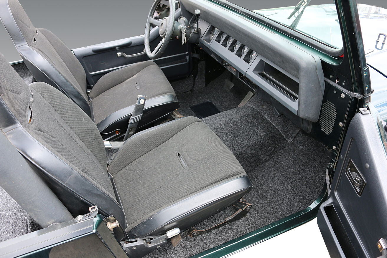 Husky Liners HBRCYJ76F - Guardian Comfort Jeep Liner, Grey, Polypropylene