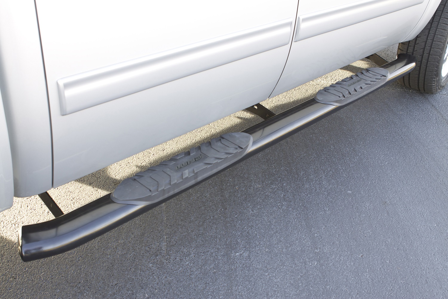 Lund 23891007 - 5" Oval Steps, 2-Piece Set, Crew Cab