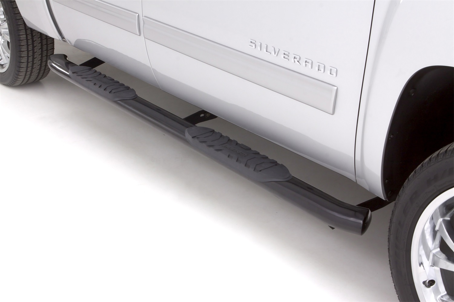 Lund 23891007 - 5" Oval Steps, 2-Piece Set, Crew Cab