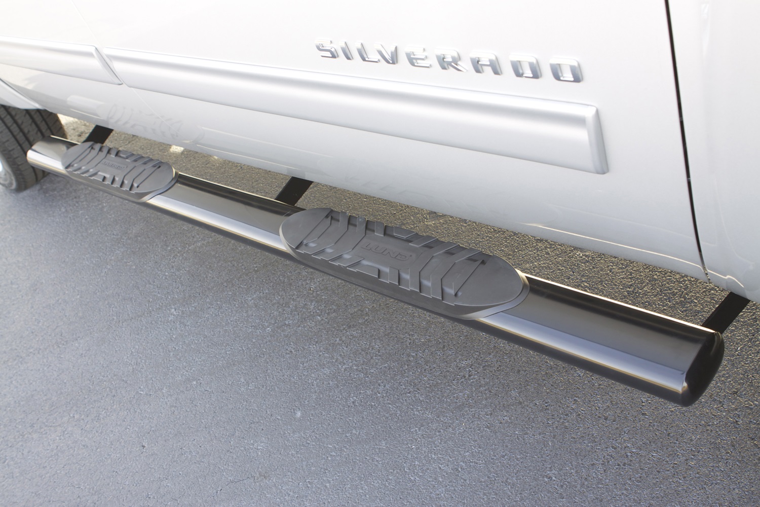Lund 23986004 - 5" Oval Steps, 2-Piece Set, Crew Cab