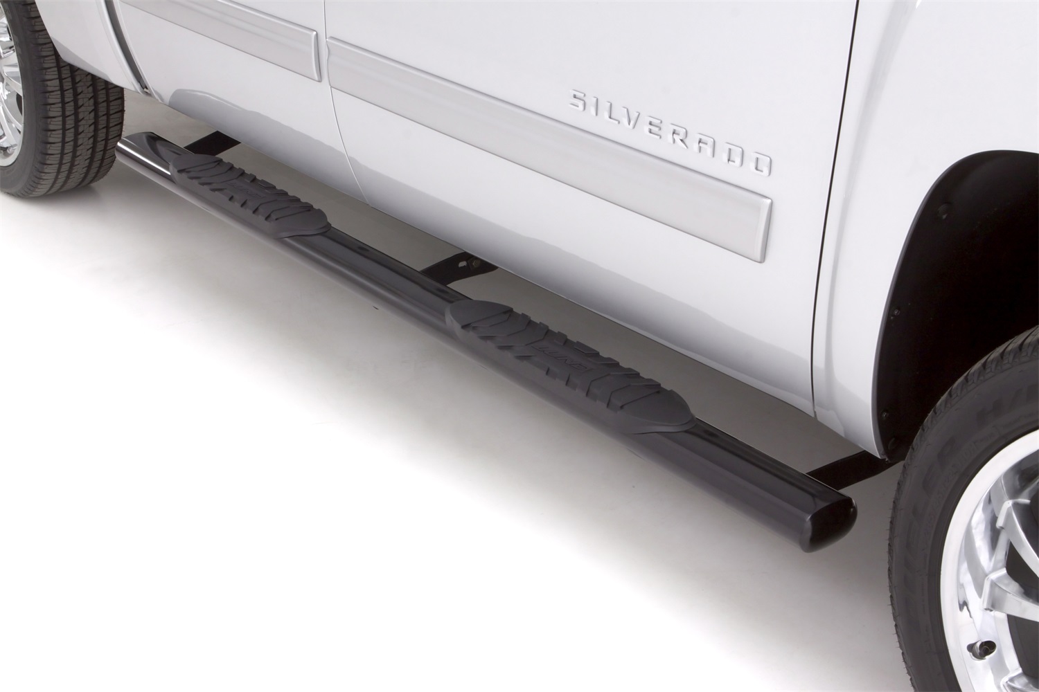 Lund 23986004 - 5" Oval Steps, 2-Piece Set, Crew Cab