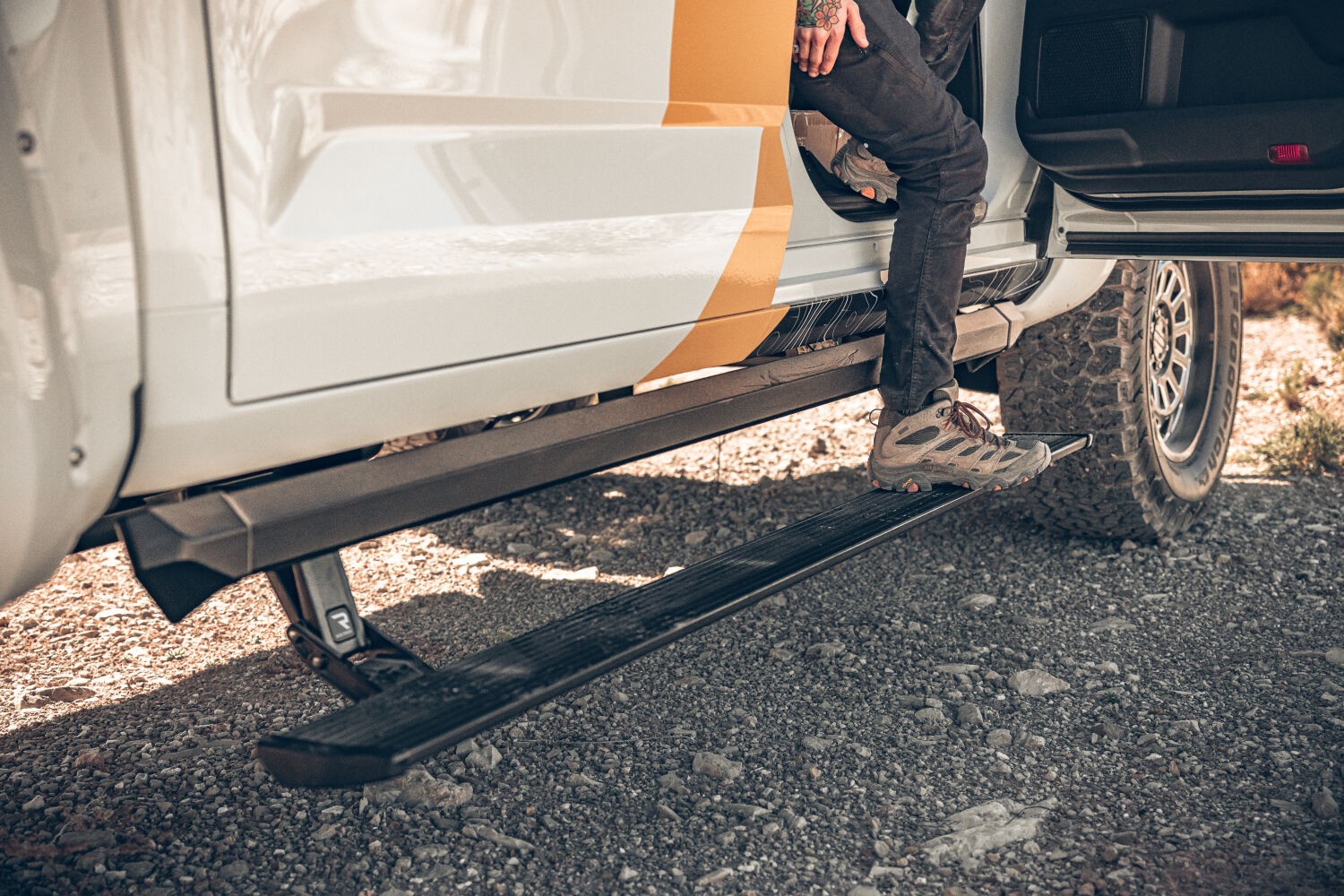AMP Research 77338-01A - PowerStep XL, Crew Cab, Black