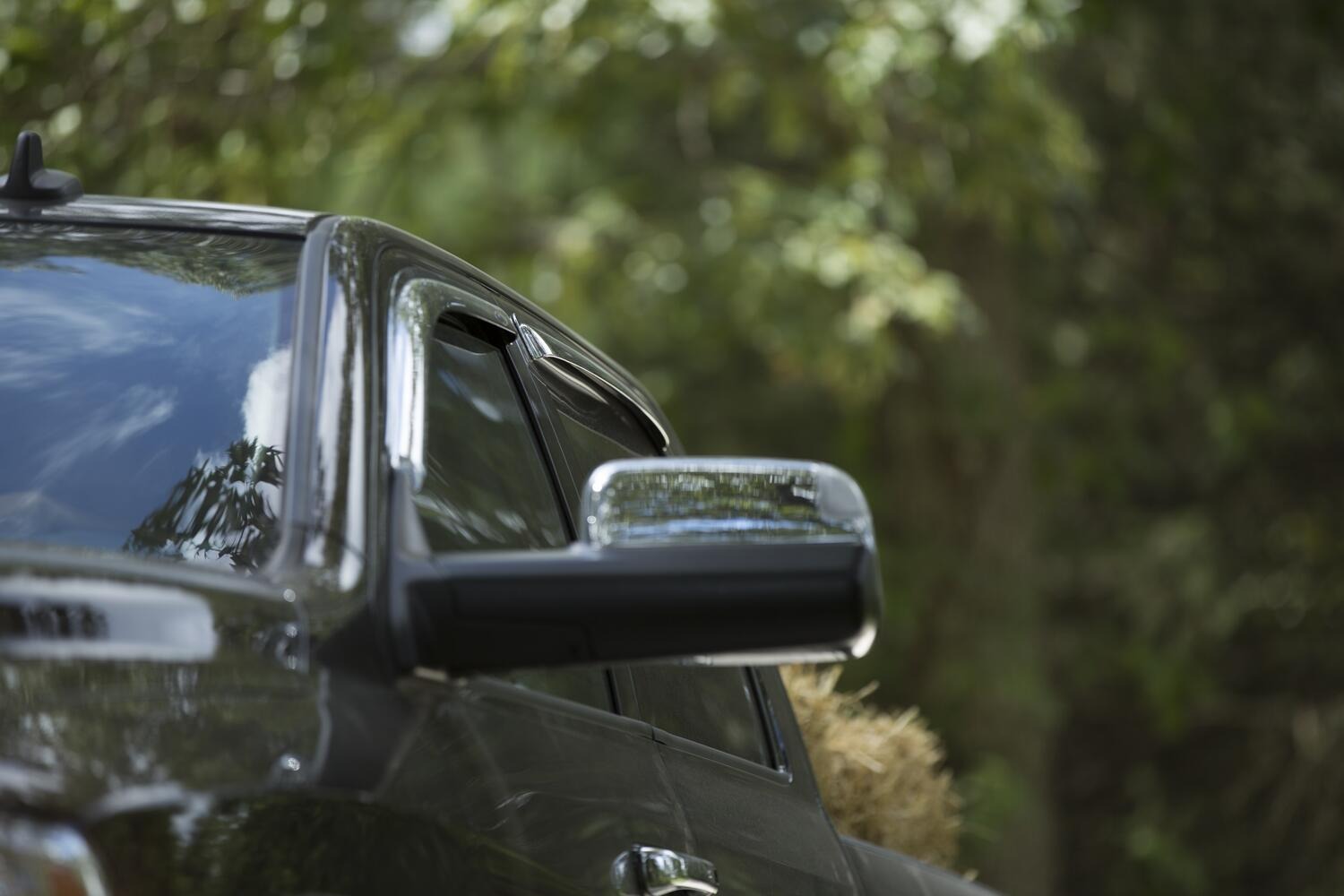 Auto Ventshade AVS 684806 - AVS Chrome Ventvisor, Crew Cab, Outside Mount