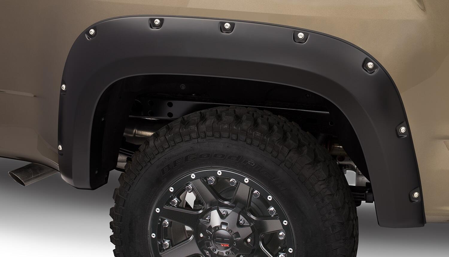 Bushwacker 40971-02 - Pocket Style Fender Flares, 4-Piece Set, 5'2" Bed