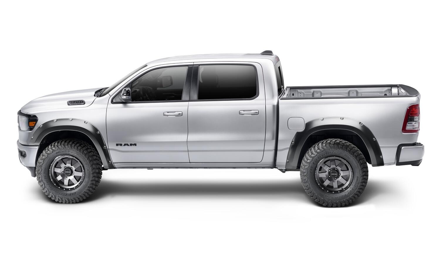 Bushwacker 50053-02 - Pocket Style Fender Flares, 2-Piece Front, Black