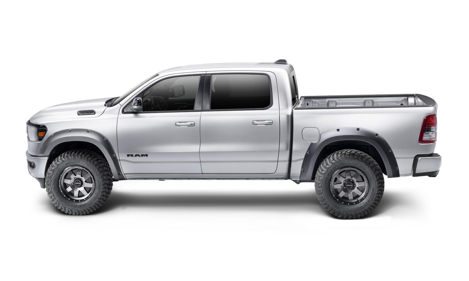 Bushwacker 58202-08 - Forge Fender Flares, 4-Piece Set, Black