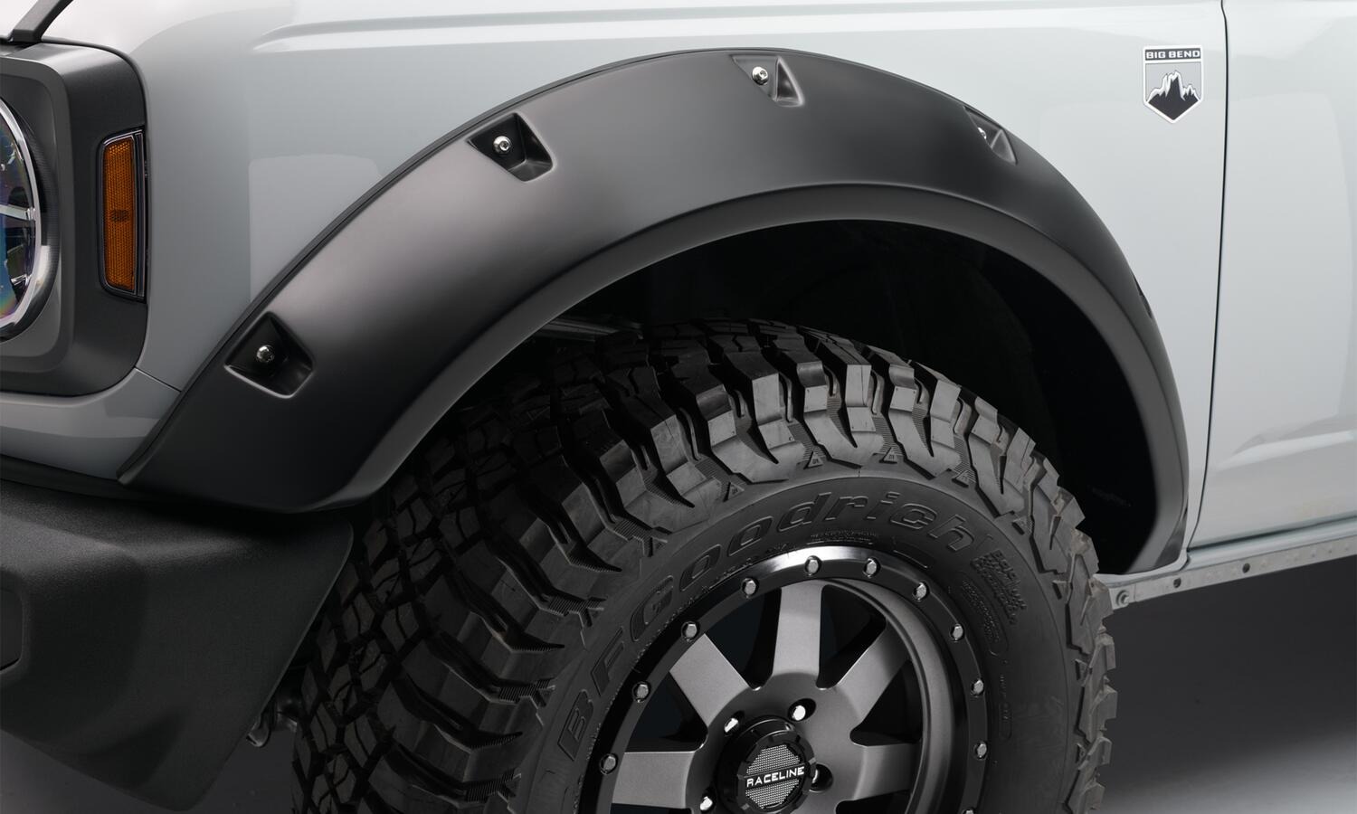 Bushwacker 20960-02 - Pocket Style Fender Flares, 4-Piece Set, Black