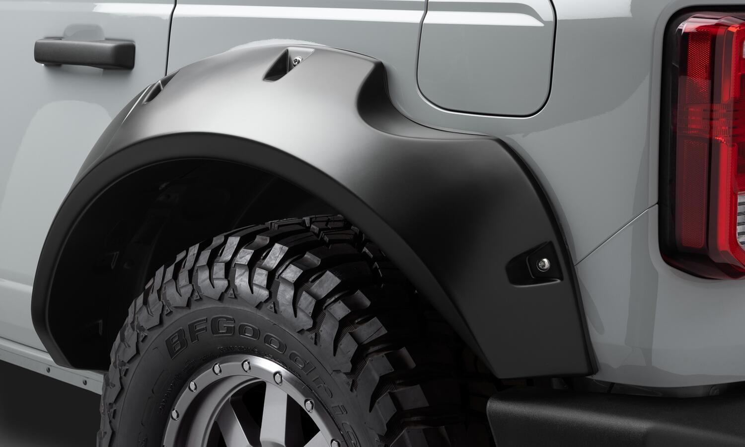 Bushwacker 20960-02 - Pocket Style Fender Flares, 4-Piece Set, Black