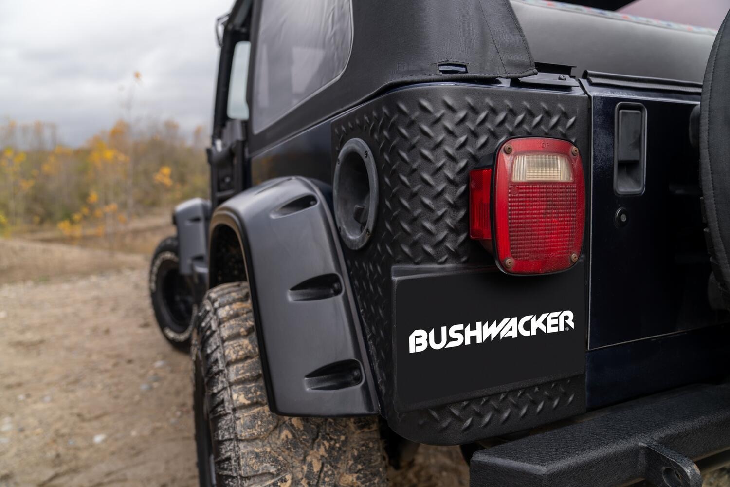 Bushwacker 14004 - Trail Armor, 2-Piece Set, Black