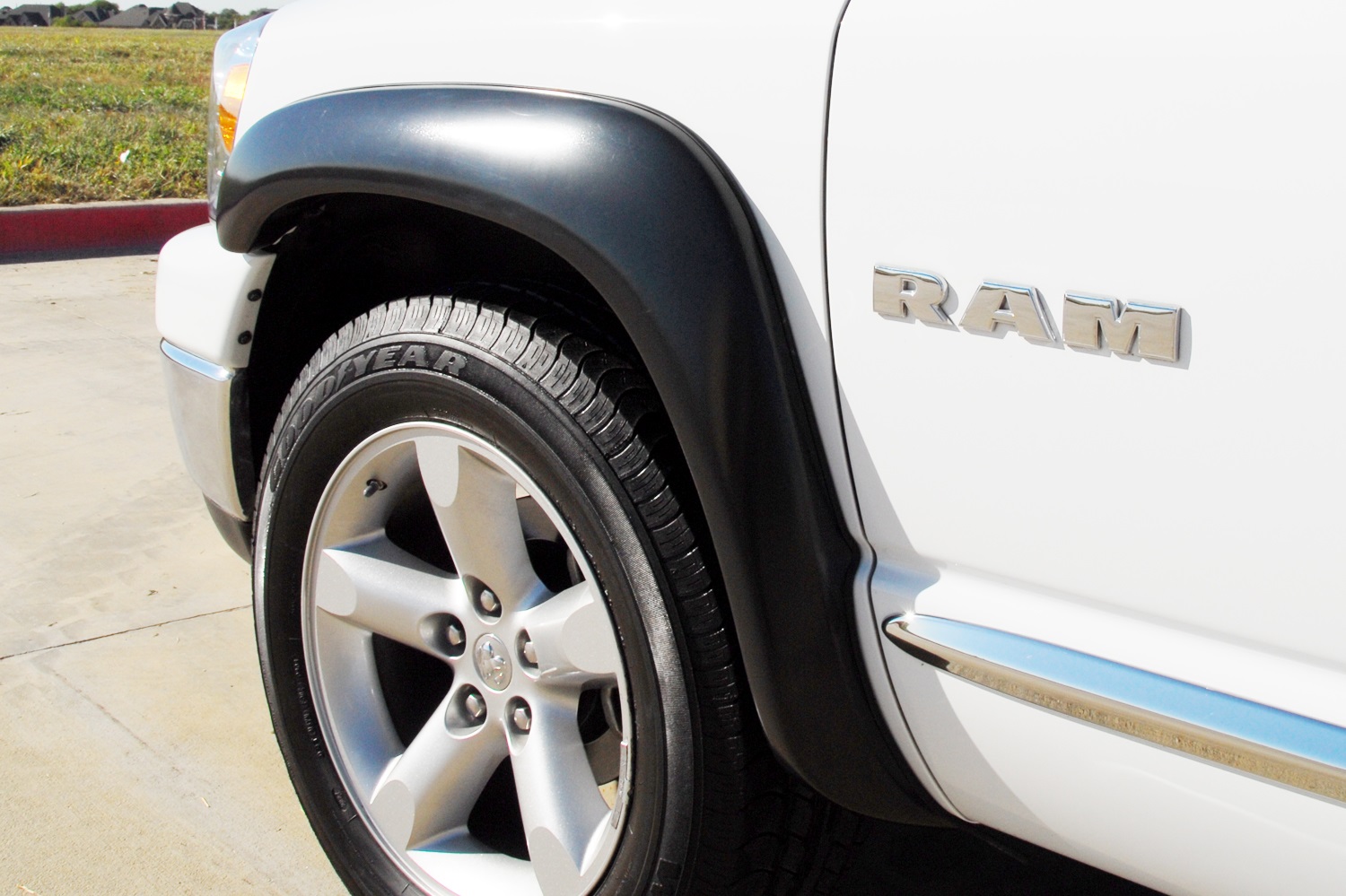 Lund EX203SA - EX-Extra Wide Fender Flares, 2-Piece Front, Fleetside