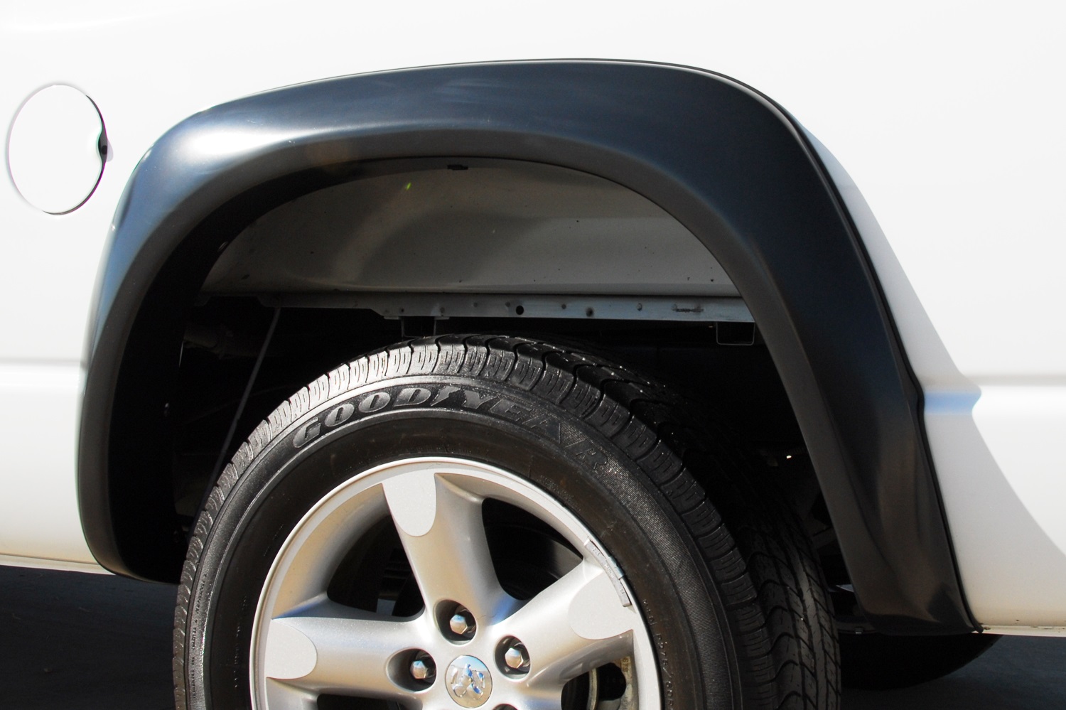 Lund EX203SB - EX-Extra Wide Fender Flares, 2-Piece Rear, Fleetside