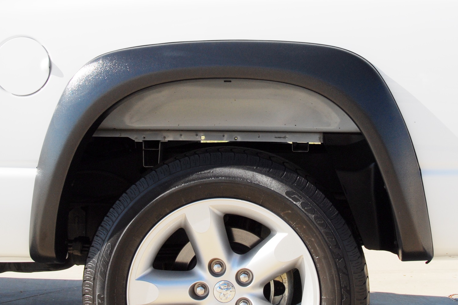 Lund EX203TB - EX-Extra Wide Fender Flares, 2-Piece Rear, Fleetside
