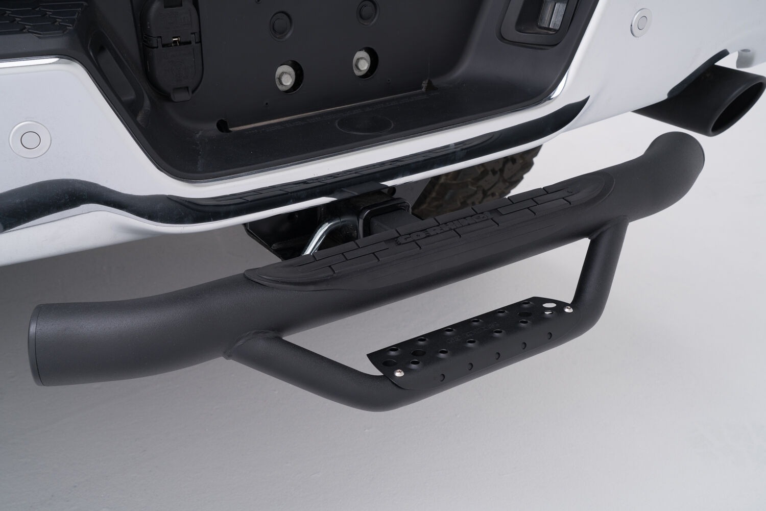 Go Rhino D360T - Dominator Hitch Step, Black, Steel