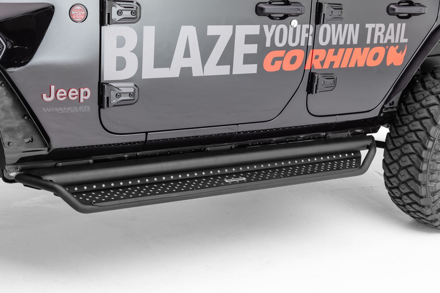 Go Rhino D14927T - Dominator Side Steps, Black, Powder Coated