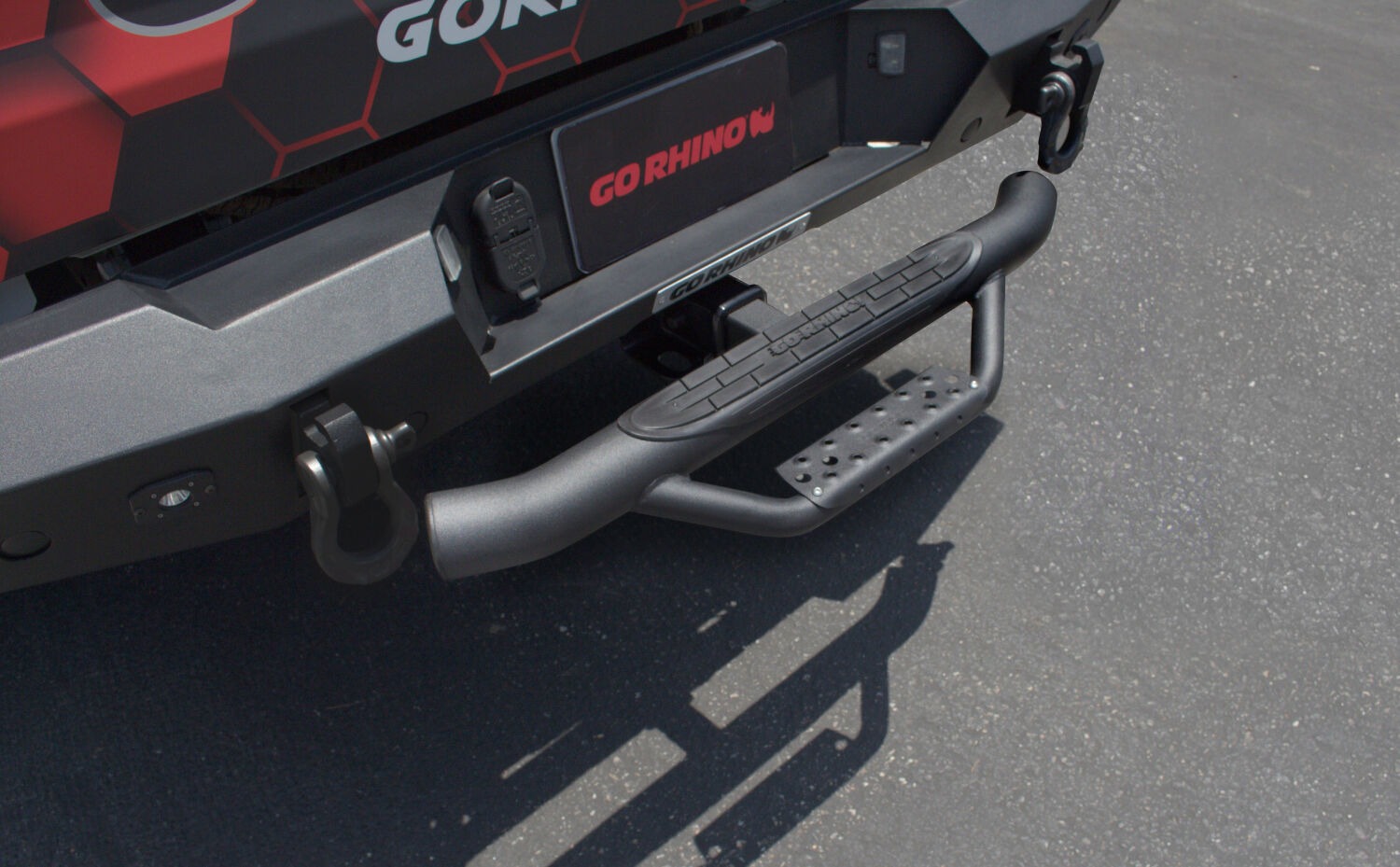 Go Rhino D360T - Dominator Hitch Step, Black, Steel