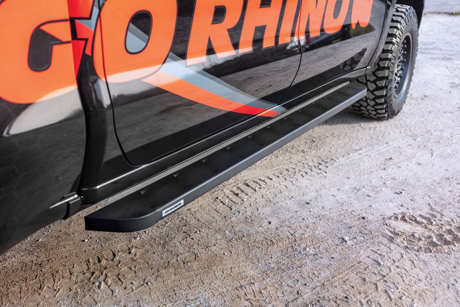 Go Rhino 63404887PC - RB10 Running Boards, Crew Cab, Black