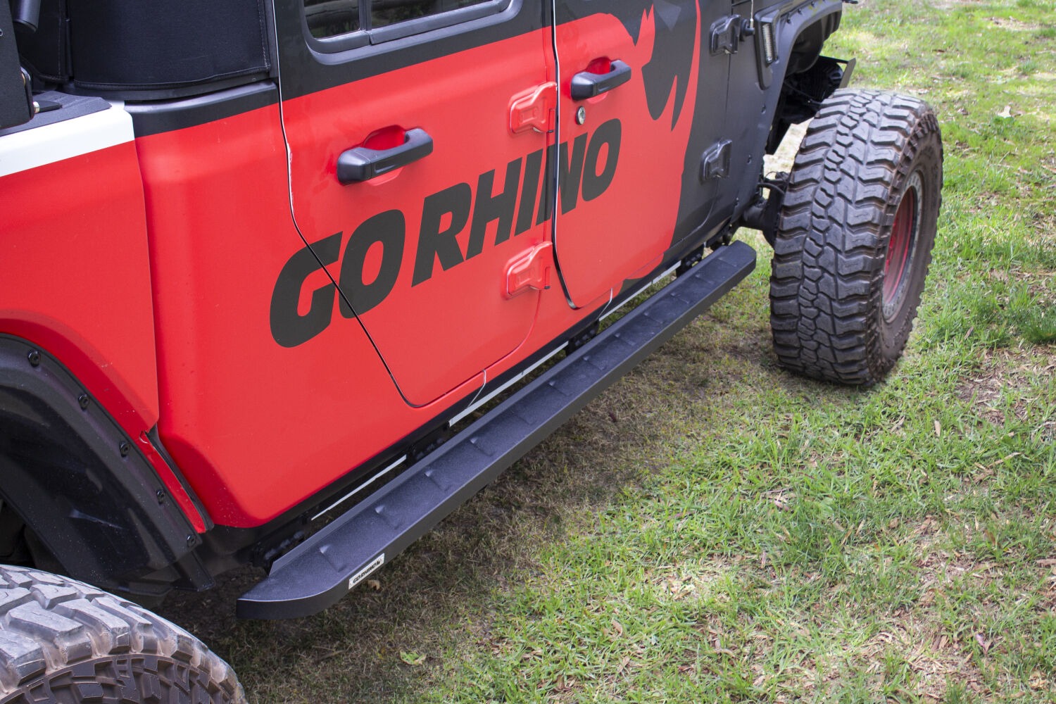 Go Rhino 63451687SPC - RB10 Running Boards, Crew Cab, Black