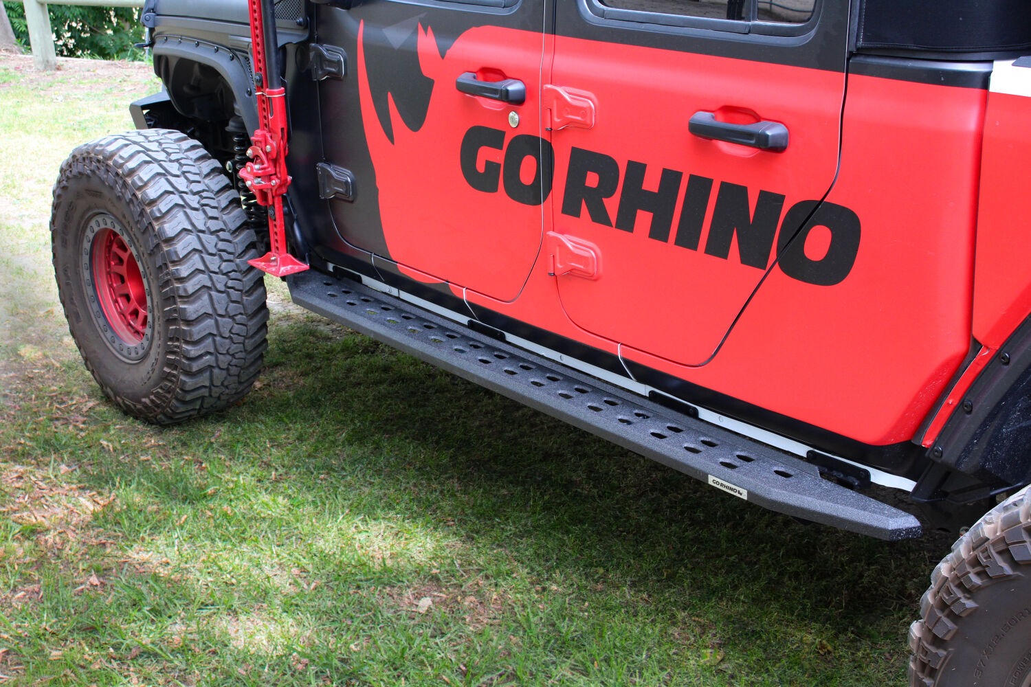 Go Rhino 69451687ST - RB20 Running Boards, Crew Cab, Black