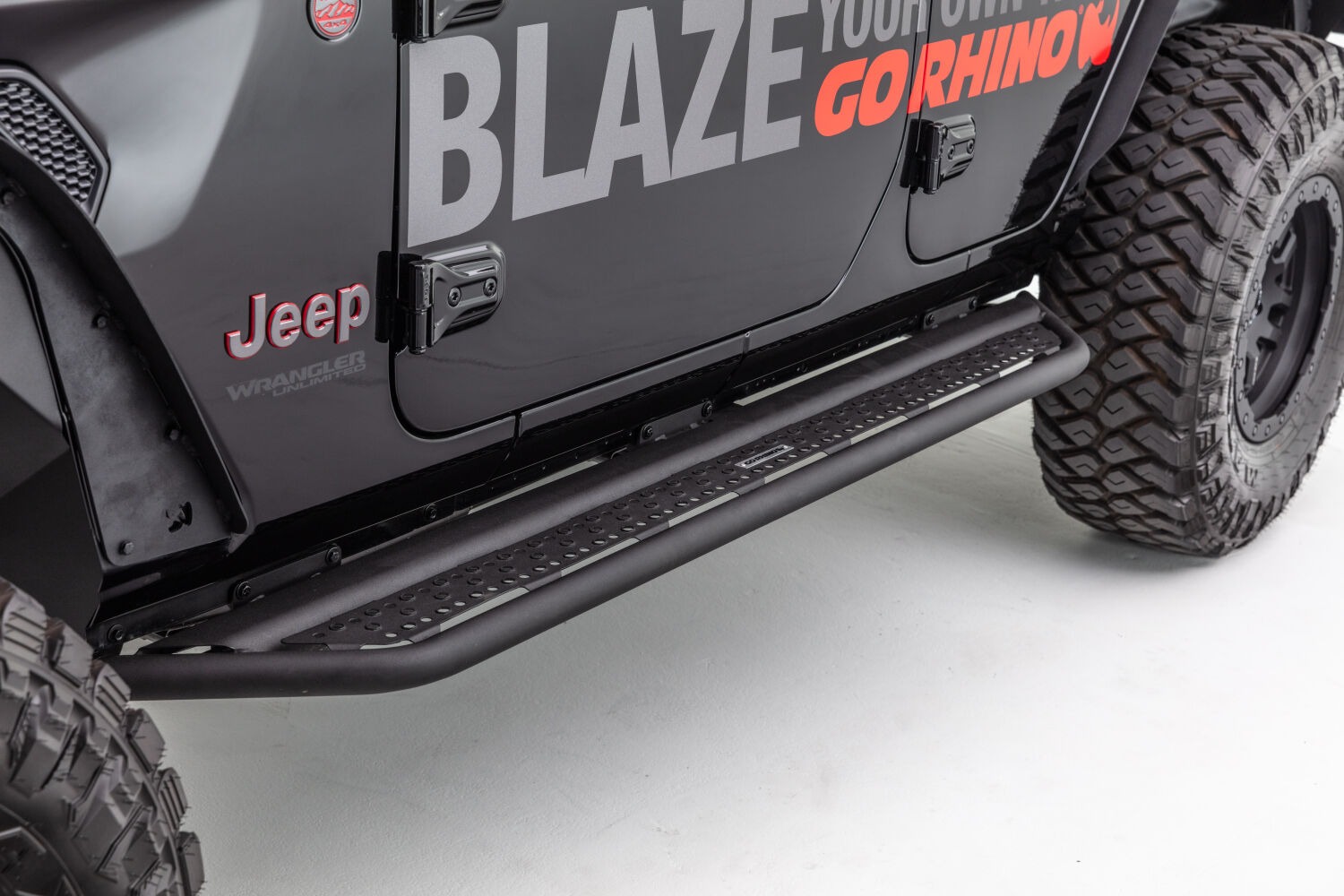 Go Rhino D64506T - Dominator D6 Drop Steps, Black, Powder Coated
