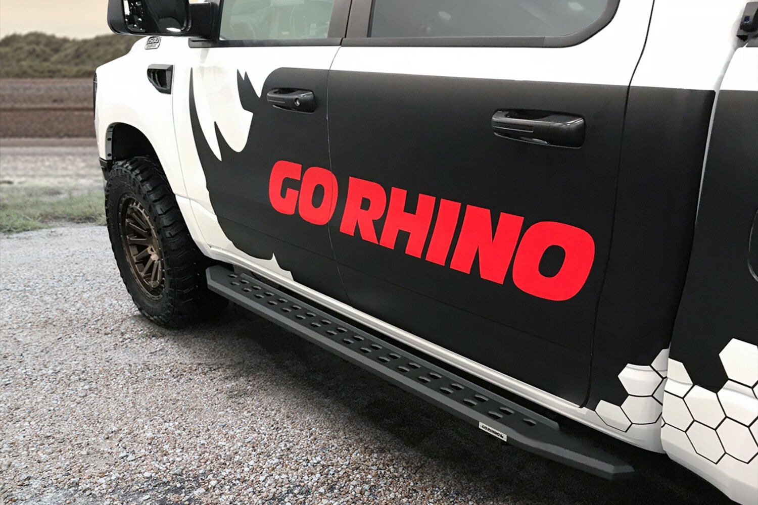 Go Rhino 69430687SPC - RB20 Running Boards, Crew Cab, Black