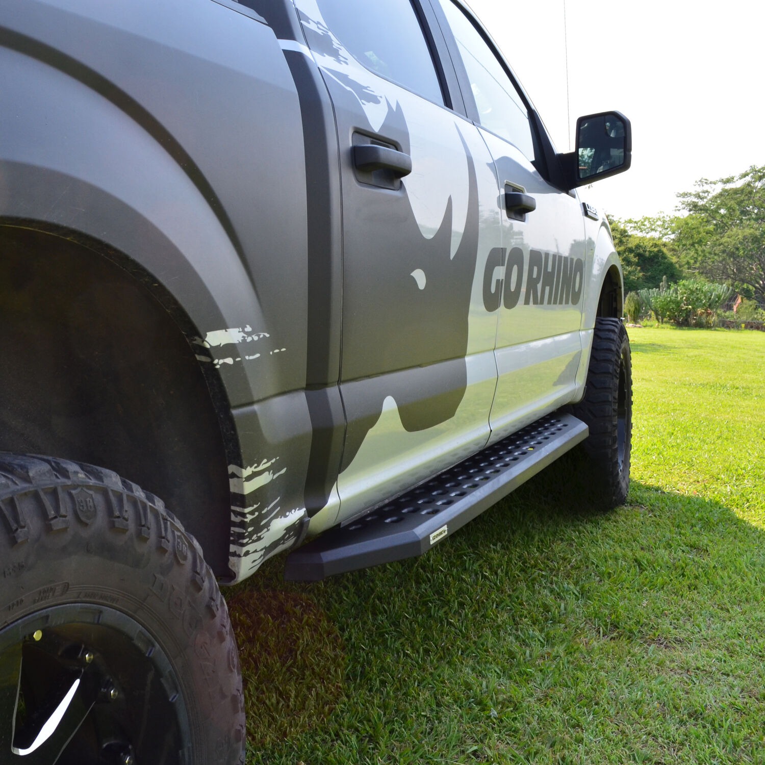 Go Rhino 69410687PC - RB20 Running Boards, Crew Cab, Black