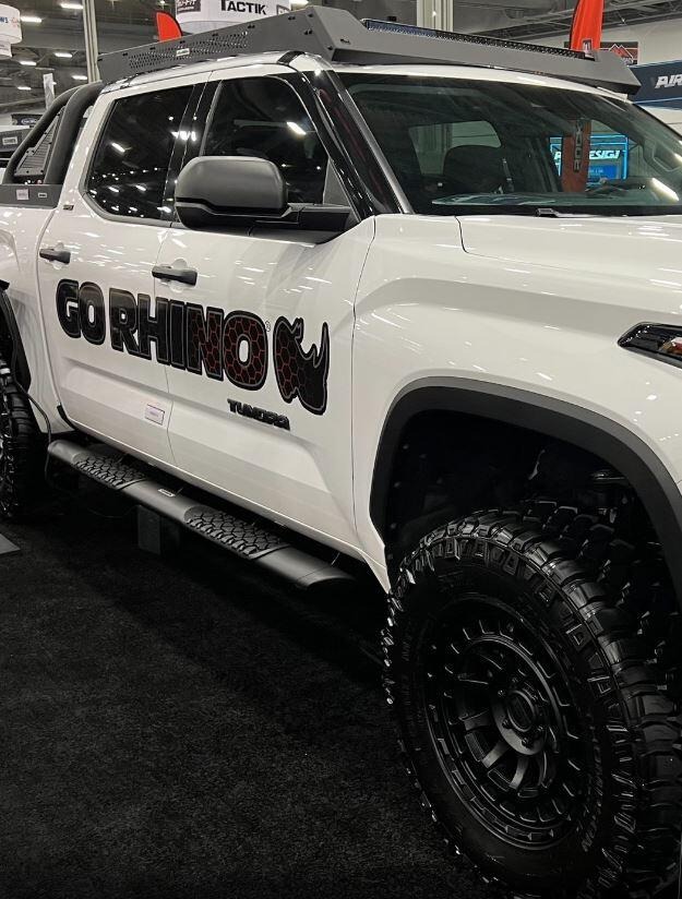 Go Rhino V3443687T - V-Series Side Steps, Crew Cab, Black