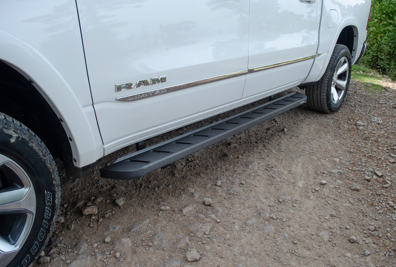 Go Rhino 63430680T - RB10 Running Boards, Extended Cab, Black