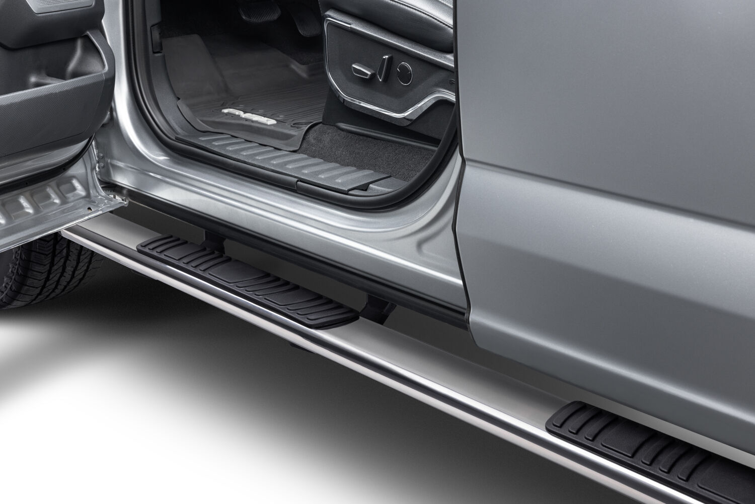 Go Rhino 685415587PS - Running Boards & Steps, Crew Cab, Silver