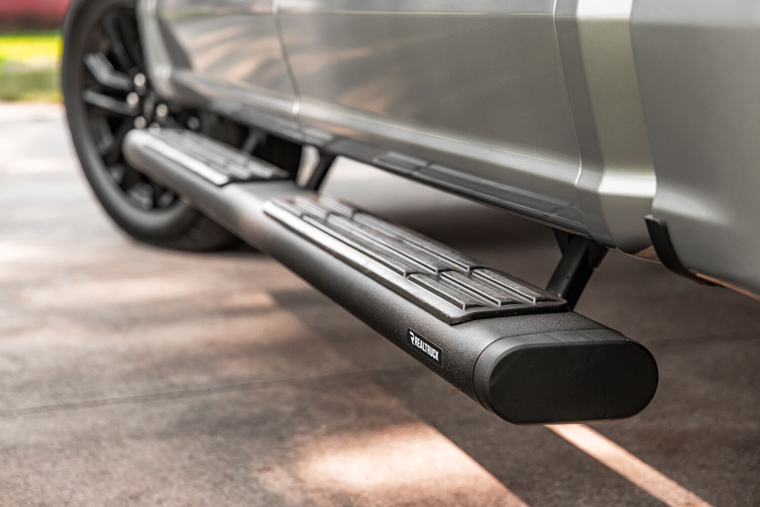 Go Rhino 686415587T - Running Boards & Steps, Crew Cab, Black