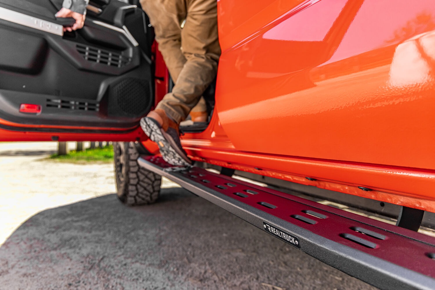 Go Rhino 69443280ST - RB20 Running Boards, Crew Cab, Black