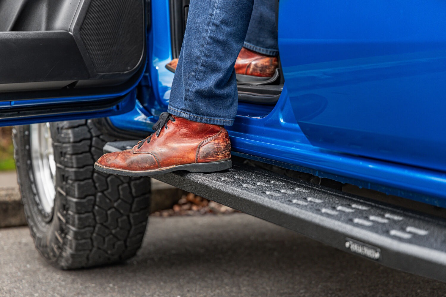 Go Rhino 69636880T - RB30 Running Boards, Crew Cab, Black