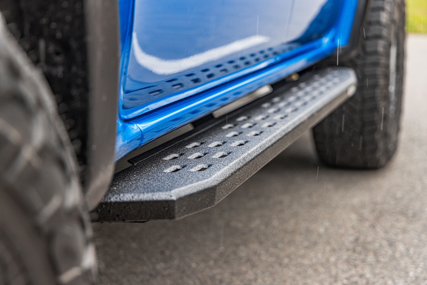 Go Rhino 69636880T - RB30 Running Boards, Crew Cab, Black
