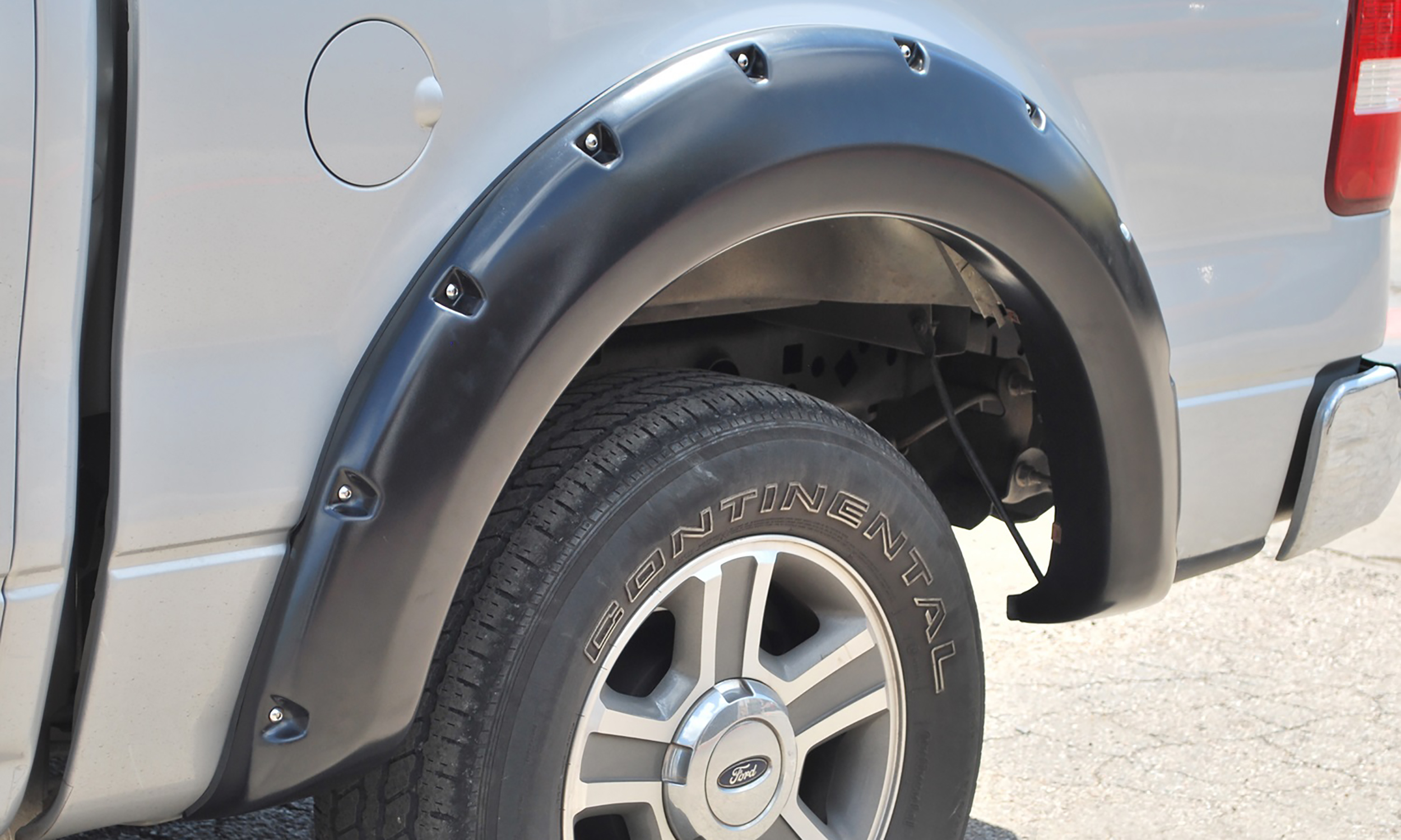 Lund RX133T - RX-Rivet Style Fender Flares, 4-Piece Set, 5'1" Bed
