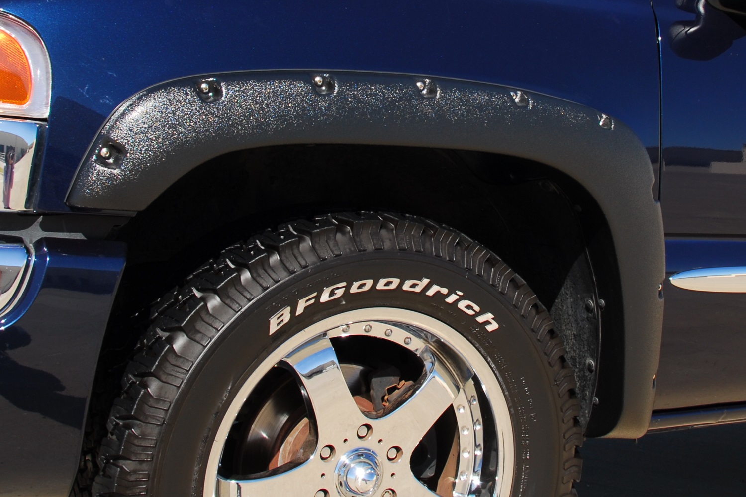 Lund RX103SA - RX-Rivet Style Fender Flares, 2-Piece Front, Fleetside