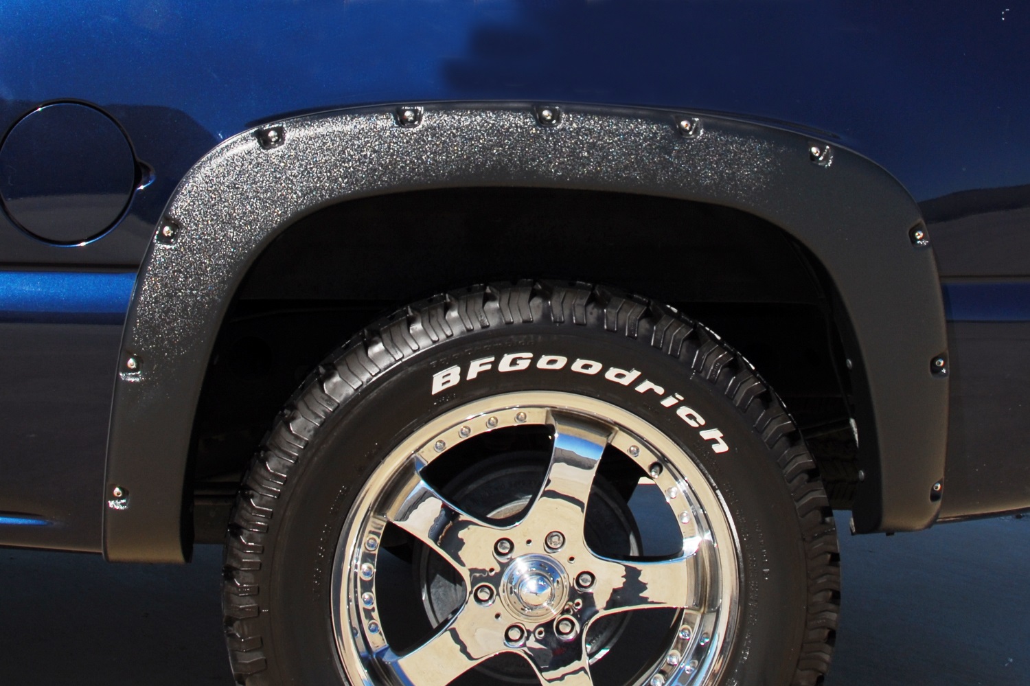Lund RX110TB - RX-Rivet Style Fender Flares, 2-Piece Rear, Fleetside