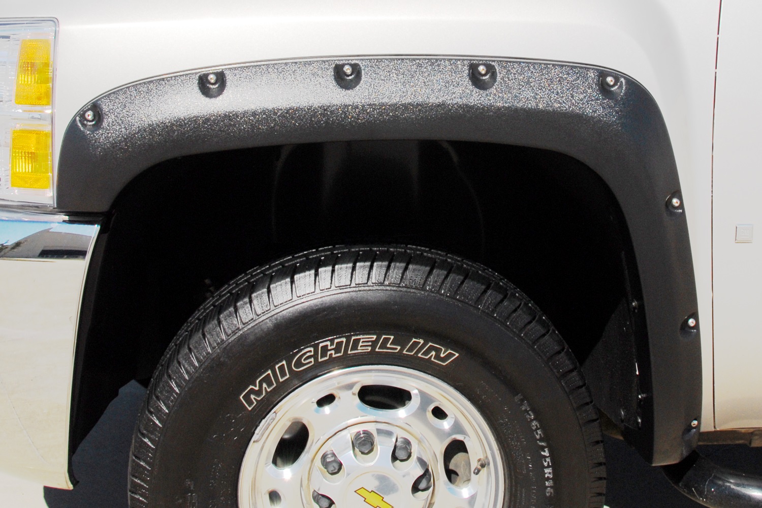 Lund RX106SA - RX-Rivet Style Fender Flares, 2-Piece Front, Fleetside