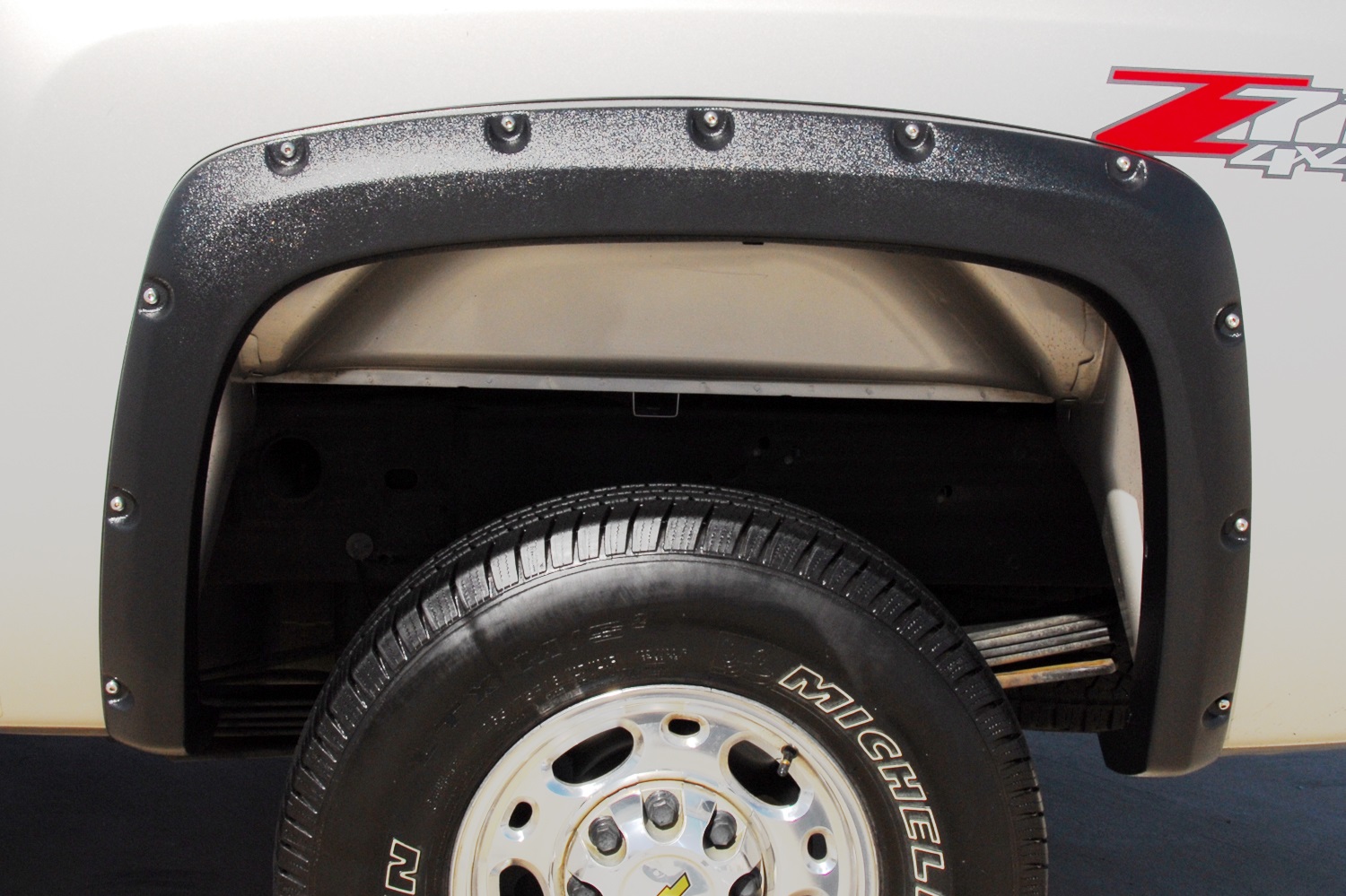 Lund RX106SB - RX-Rivet Style Fender Flares, 2-Piece Rear, Fleetside
