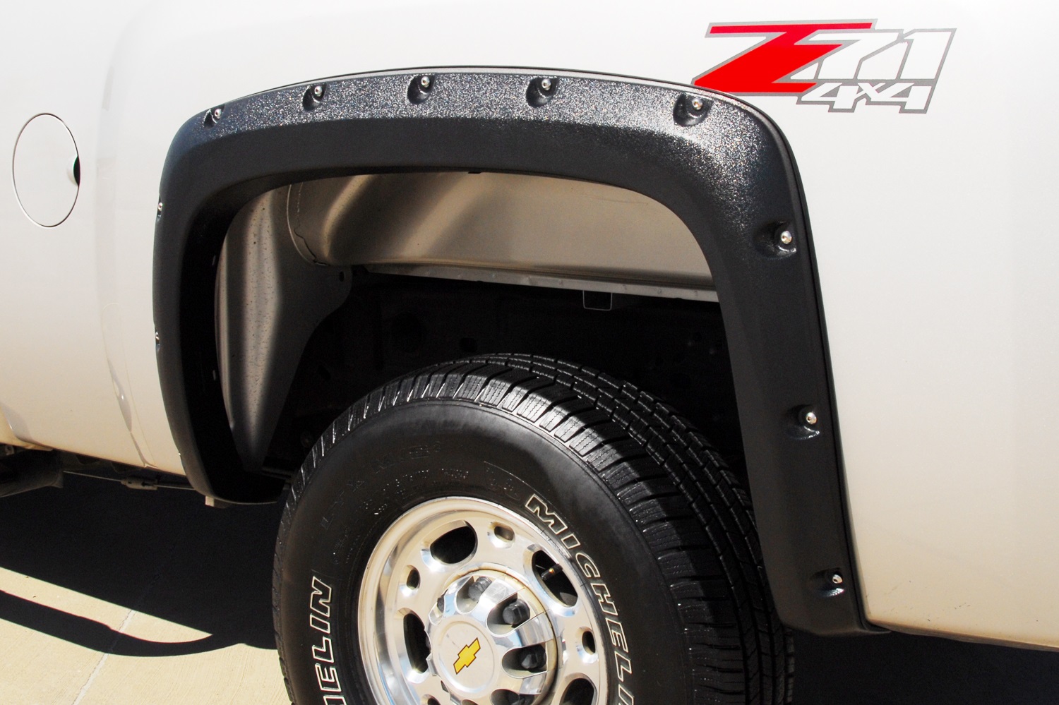 Lund RX106SB - RX-Rivet Style Fender Flares, 2-Piece Rear, Fleetside