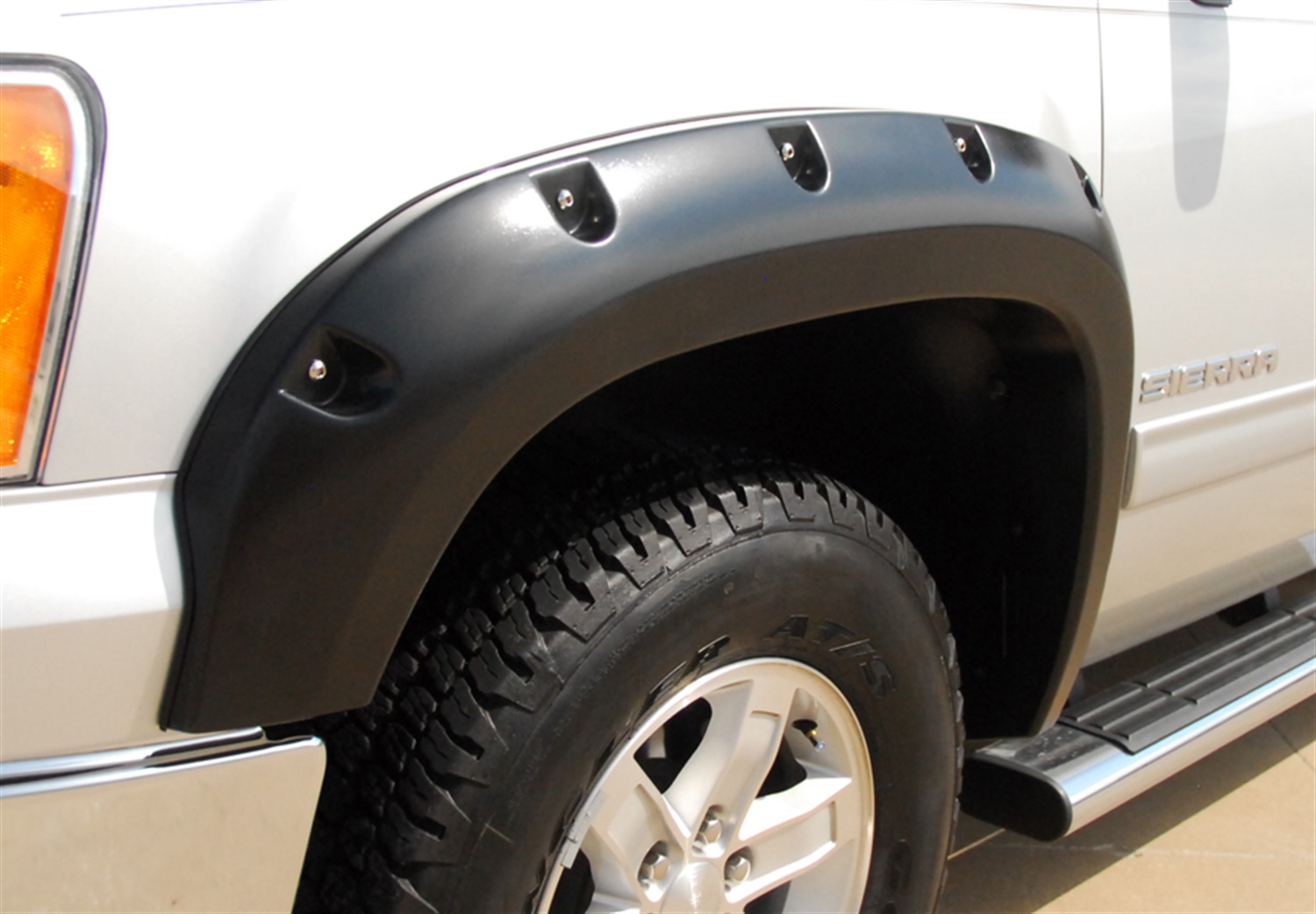 Lund RX109S - RX-Rivet Style Fender Flares, 4-Piece Set, Fleetside
