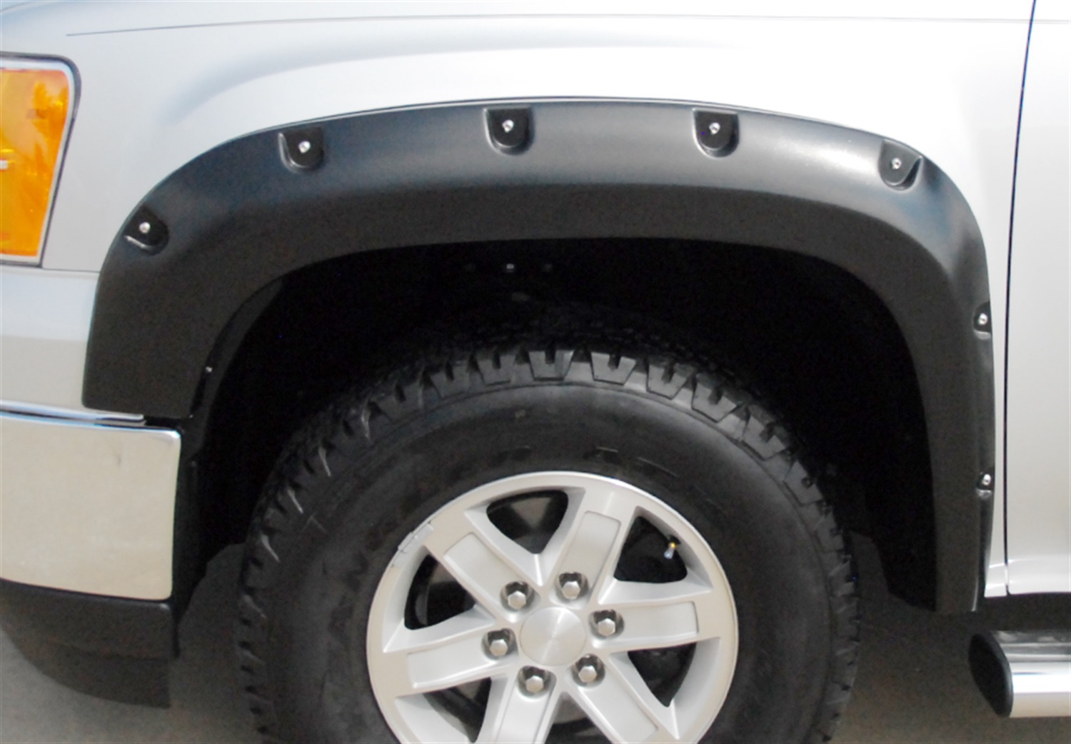 Lund RX109S - RX-Rivet Style Fender Flares, 4-Piece Set, Fleetside