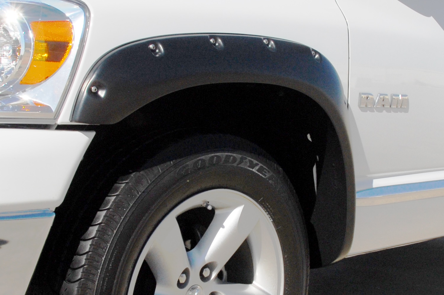 Lund RX203SA - RX-Rivet Style Fender Flares, 2-Piece Front, Fleetside