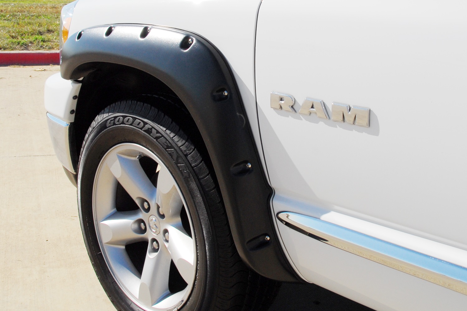 Lund RX203SA - RX-Rivet Style Fender Flares, 2-Piece Front, Fleetside