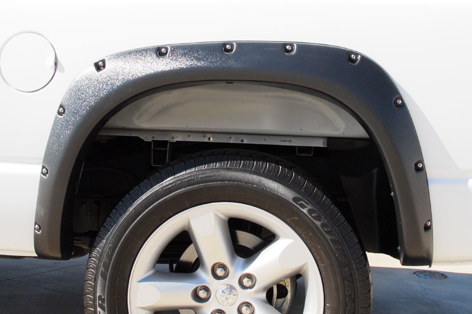 Lund RX203TB - RX-Rivet Style Fender Flares, 2-Piece Rear, Fleetside