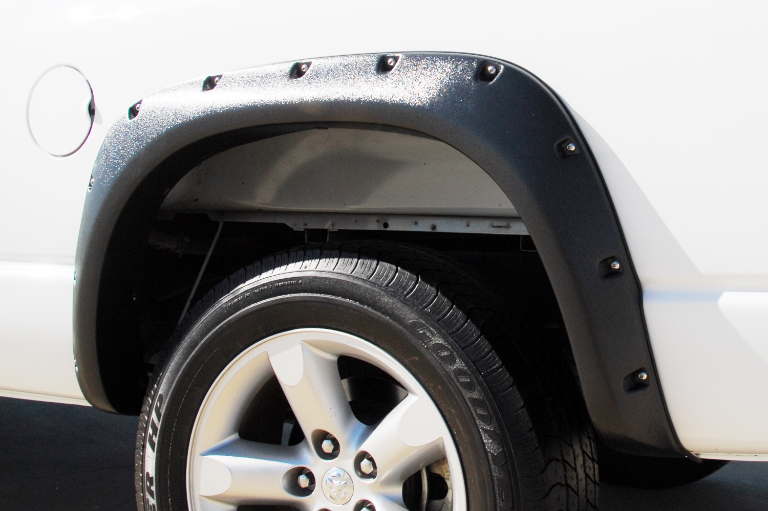 Lund RX203TB - RX-Rivet Style Fender Flares, 2-Piece Rear, Fleetside