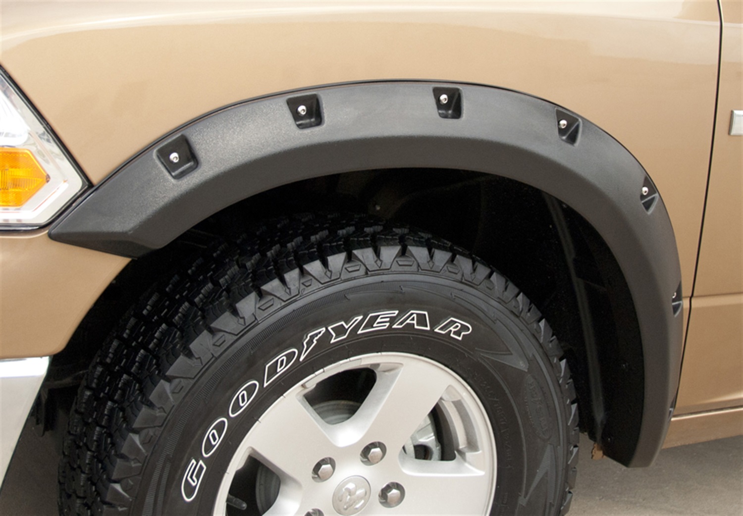 Lund RX204TA - RX-Rivet Style Fender Flares, 2-Piece Front, Black