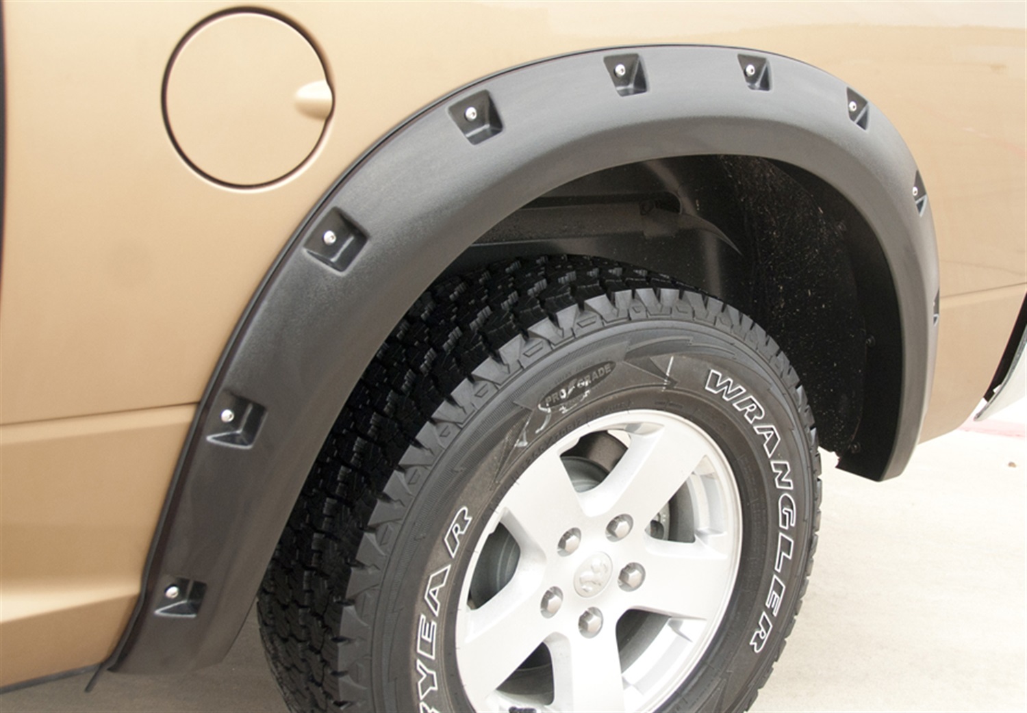Lund RX204TA - RX-Rivet Style Fender Flares, 2-Piece Front, Black