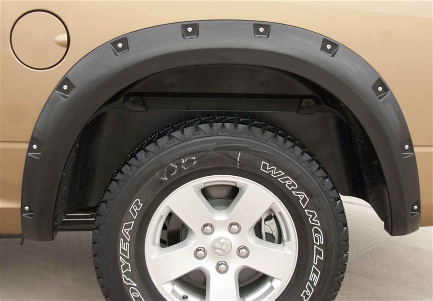 Lund RX204TB - RX-Rivet Style Fender Flares, 2-Piece Rear, Black