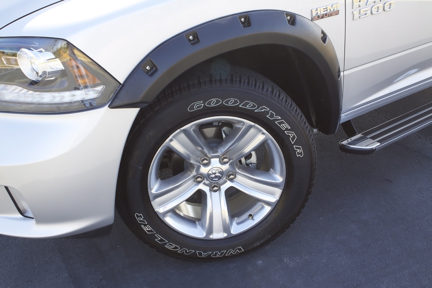 Lund RX205T - RX-Rivet Style Fender Flares, 4-Piece Set, Fleetside